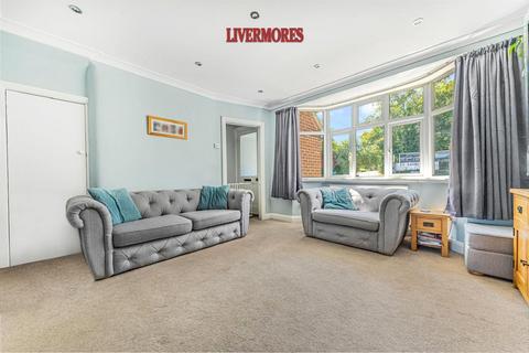 10 Hawley Vale, Dartford, DA2 7RL