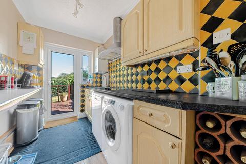 10 Hawley Vale, Dartford, DA2 7RL