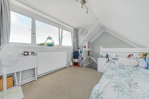 10 Hawley Vale, Dartford, DA2 7RL