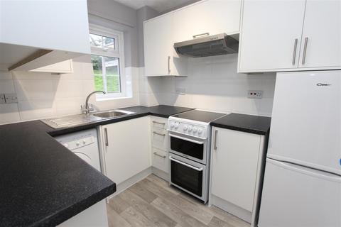 1 bedroom end of terrace house to rent, Thistle Close, Chaulden, Hemel Hempstead, Hertfordshire, HP1 2DE