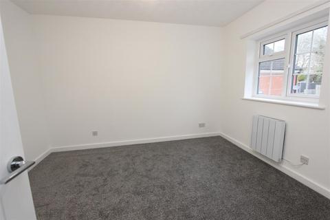 1 bedroom end of terrace house to rent, Thistle Close, Chaulden, Hemel Hempstead, Hertfordshire, HP1 2DE