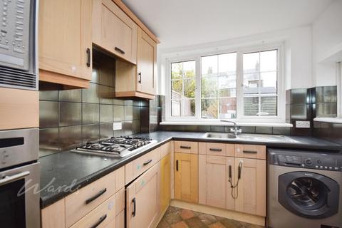 2 bedroom end of terrace house to rent, Middle Deal Road Deal CT14