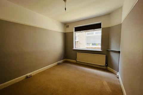 2 bedroom flat for sale, Lechmere Avenue, Woodford Green IG8