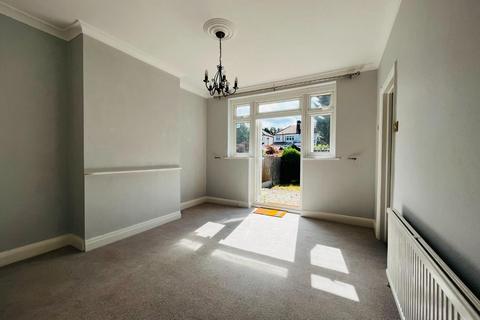 2 bedroom flat for sale, Lechmere Avenue, Woodford Green IG8