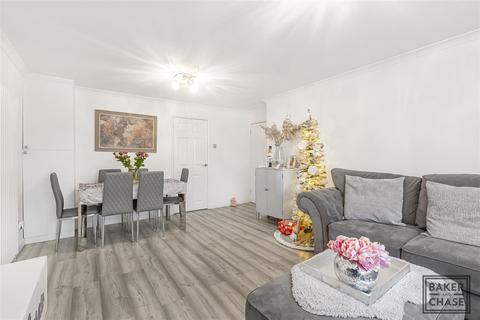 2 bedroom flat for sale, Adamsrill Close, Enfield EN1