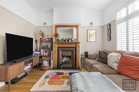 2 bedroom house for sale, Lea Road, Enfield EN2