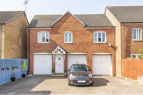 2 bedroom semi-detached house to rent, Shepherds Walk, Bristol BS32