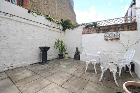 3 bedroom end of terrace house for sale, Brookwood Road, Southfields