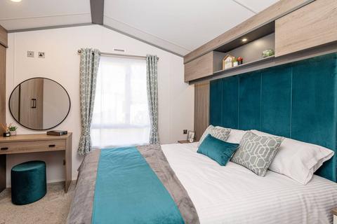 2 bedroom lodge for sale, Gilberdyke East Riding of Yorkshire