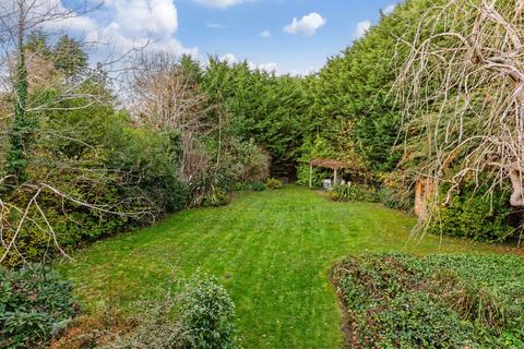 6 bedroom detached house for sale, Parsonage Lane, Farnham Common, Buckinghamshire, SL2