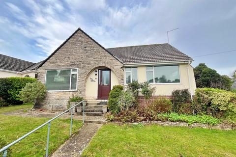 3 bedroom detached bungalow to rent, Broadstone