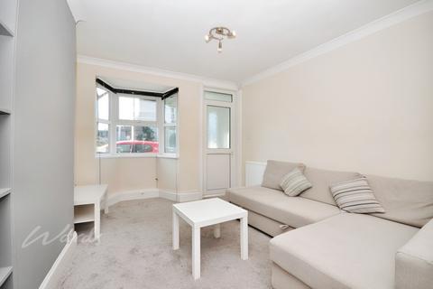 2 bedroom end of terrace house to rent, Garden Road Folkestone CT19