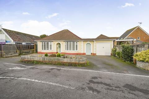 2 bedroom detached bungalow for sale, Roundle Road, Felpham, PO22