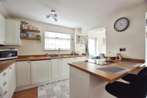 3 bedroom semi-detached house for sale, Foxcombe Road, Whitchurch