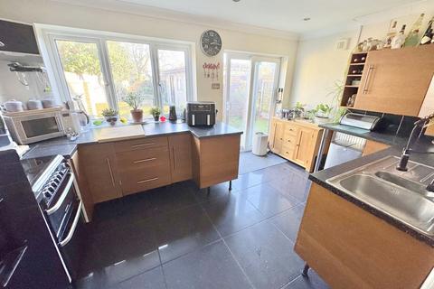 4 bedroom semi-detached house for sale, Churchill Road, Poole, BH12