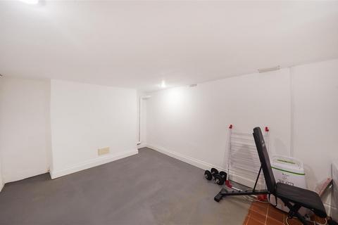 1 York Square, London, E14 7LU