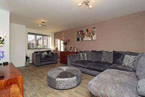 3 bedroom semi-detached house for sale, Tangmere Road, Yarm, TS15 9GF