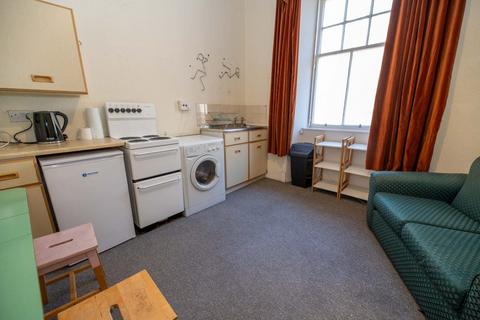 undefined, 0824L Causewayside, Edinburgh, EH9 1PU