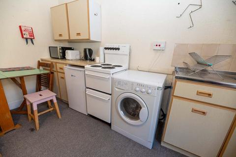 undefined, 0824L Causewayside, Edinburgh, EH9 1PU