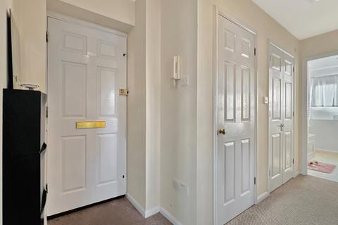 2 bedroom apartment for sale, Chichester House, Cambridge CB4