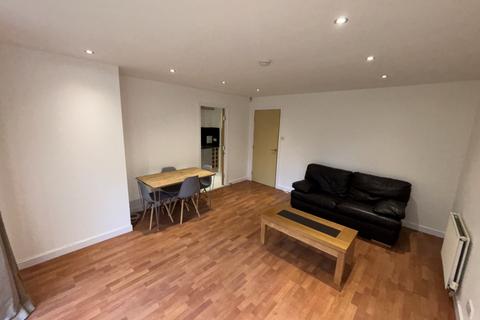 2 bedroom apartment to rent, Whitehill Place, Glasgow G31