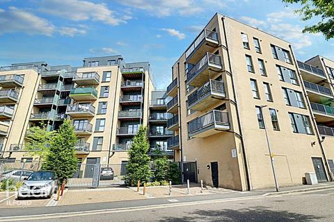 1 bedroom flat for sale, Clarence Avenue, Ilford