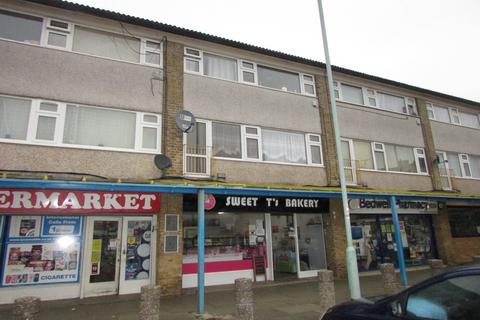 3 bedroom maisonette to rent, a Bedwell Crescent, Stevenage, Hertfordshire