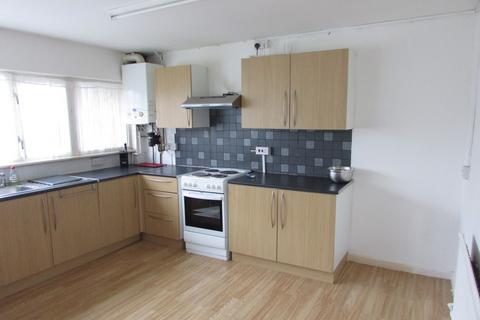 3 bedroom maisonette to rent, a Bedwell Crescent, Stevenage, Hertfordshire