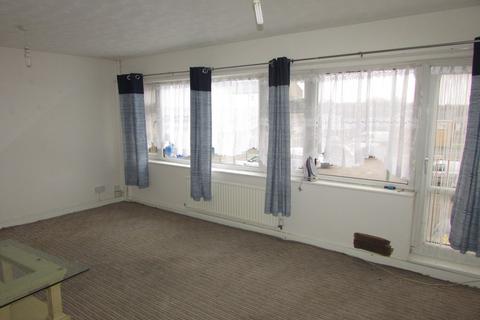 3 bedroom maisonette to rent, a Bedwell Crescent, Stevenage, Hertfordshire