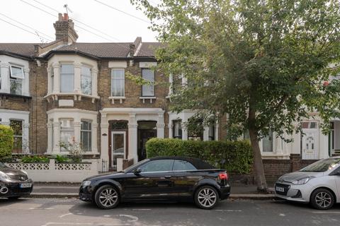Flat B, 47 Richmond Road, London, E11 4BX
