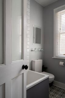 Flat B, 47 Richmond Road, London, E11 4BX