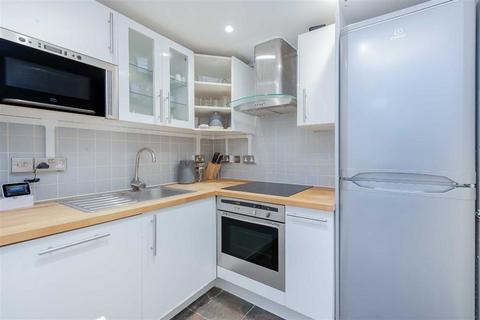 2 bedroom flat to rent, Gloucester Terrace, London W2