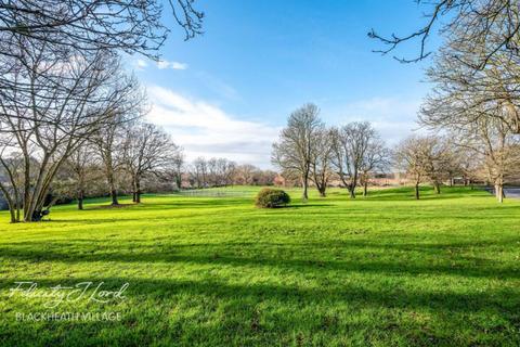 2 bedroom apartment for sale, Gilbert Close, London, SE18