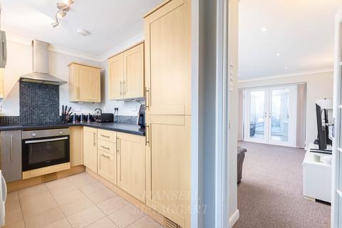 2 bedroom end of terrace house for sale, Hollingbourne Crescent, Crawley RH11