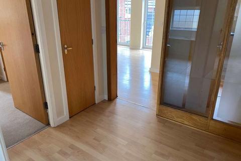 2 bedroom apartment to rent, Flat 9, Moison Hse, Gt Moor, SK2 6EG