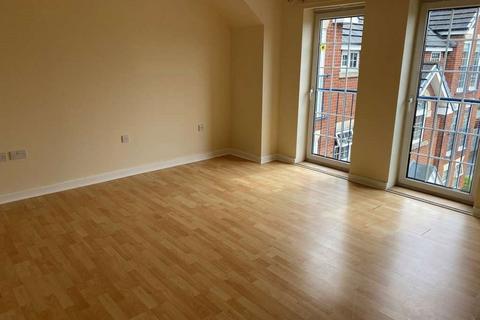 2 bedroom apartment to rent, Flat 9, Moison Hse, Gt Moor, SK2 6EG