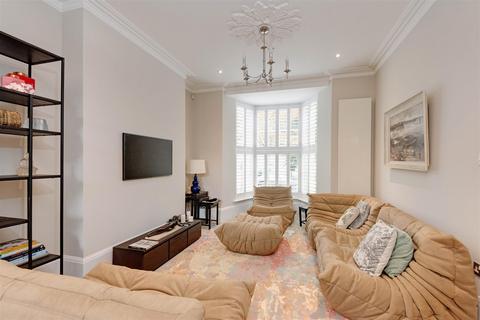 10 Leighton Grove, London, NW5 2RA