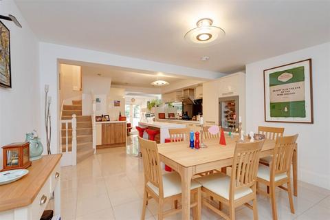 10 Leighton Grove, London, NW5 2RA