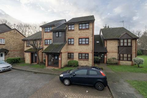 2 bedroom flat for sale, Kingfisher Way, London NW10