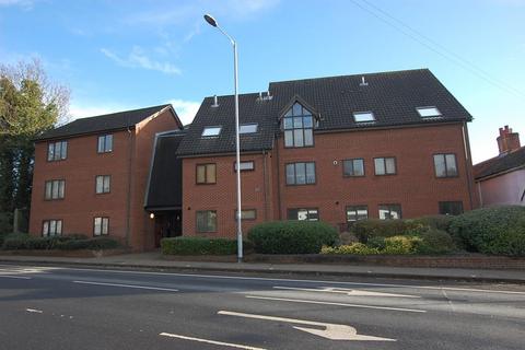 2 bedroom flat to rent, Tenison Court, Eaton