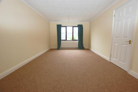 2 bedroom flat to rent, Tenison Court, Eaton