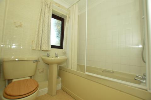 2 bedroom flat to rent, Tenison Court, Eaton