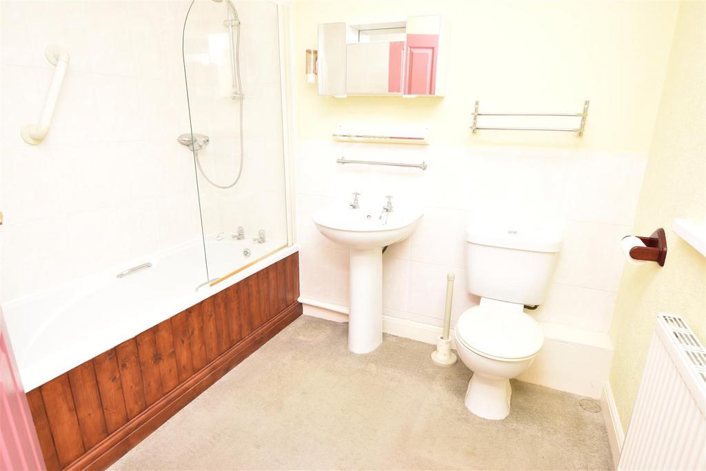 Ensuite bathroom