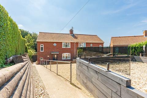 4 bedroom semi-detached house for sale, Chamberlin Road, Norwich