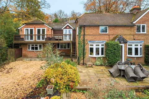 4 bedroom semi-detached house for sale, Bridle Path, Ewshot, Farnham, GU10