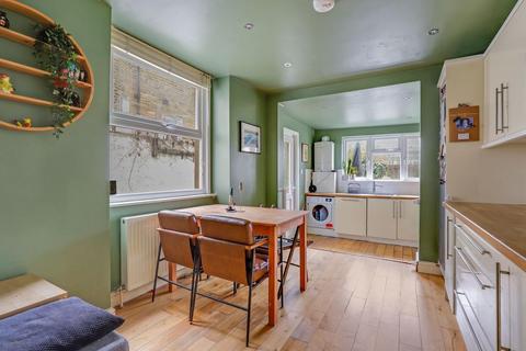 18 Oaksford Avenue, London, SE26 6AR