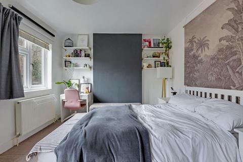 18 Oaksford Avenue, London, SE26 6AR