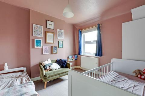 18 Oaksford Avenue, London, SE26 6AR