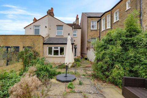 18 Oaksford Avenue, London, SE26 6AR