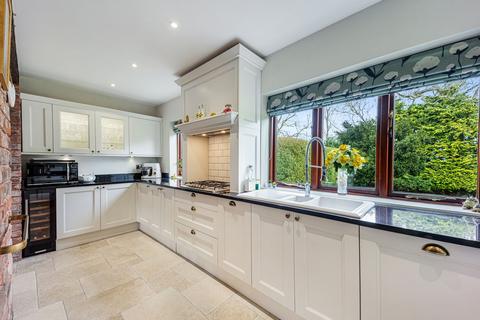 4 bedroom detached house for sale, Lea-By-Backford, Backford, CH1